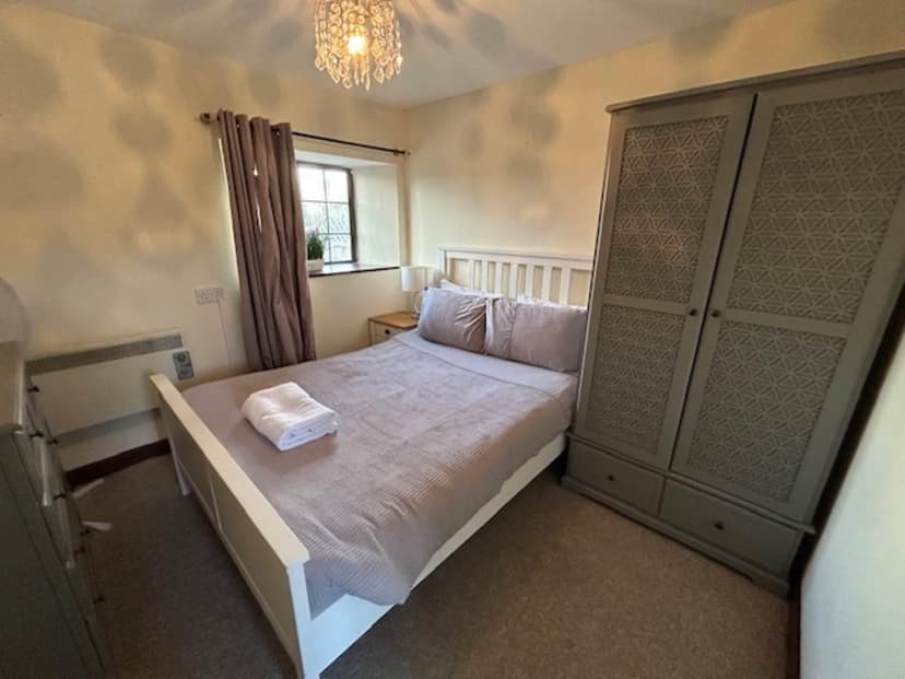 Bungalow 5, Pool Farm Wotton Road - Image 2