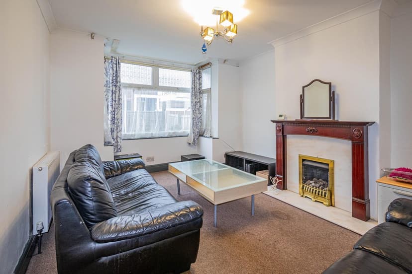 539 Filton Avenue - Image 3