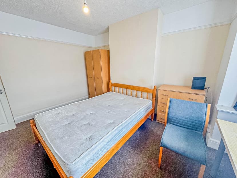 18 Eighth Avenue - Image 2