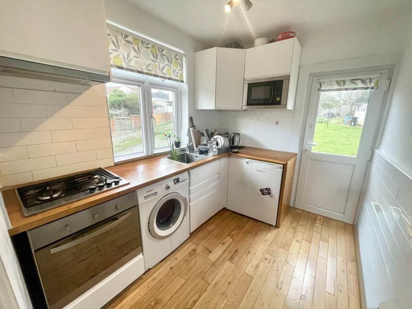 100 Filton Avenue - Image 2