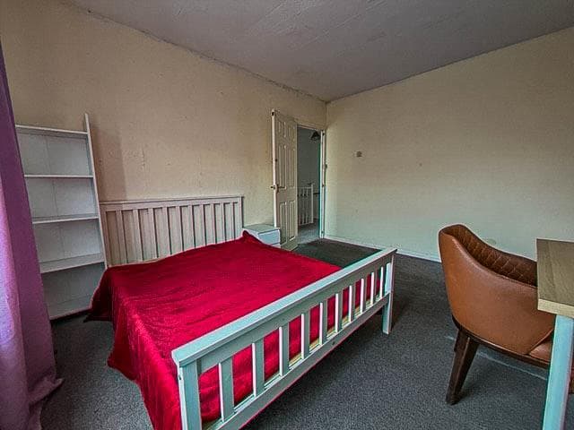 25 Third Avenue - Image 9