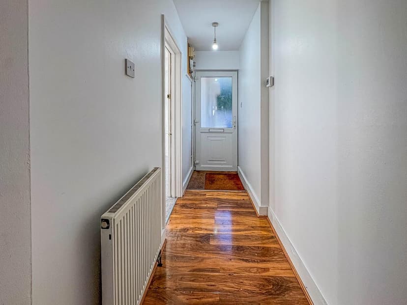 202A Wick Road - Image 11