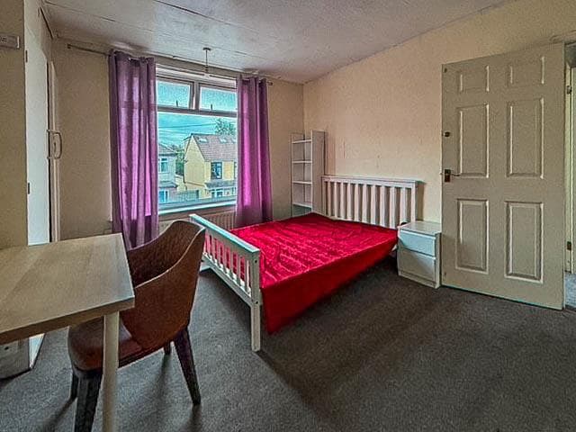 25 Third Avenue - Image 8