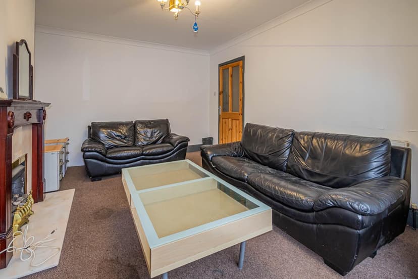 539 Filton Avenue - Image 4