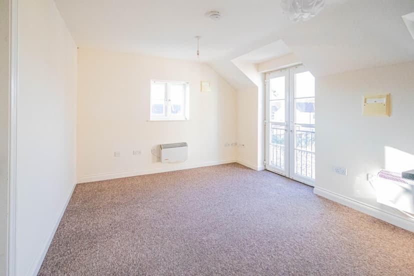 5 Coombe Brook Close - Image 2