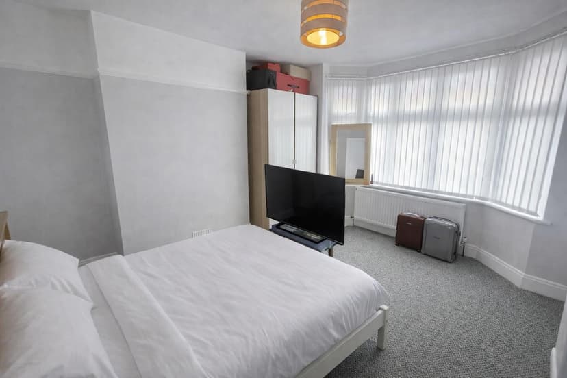 100 Filton Avenue - Image 4
