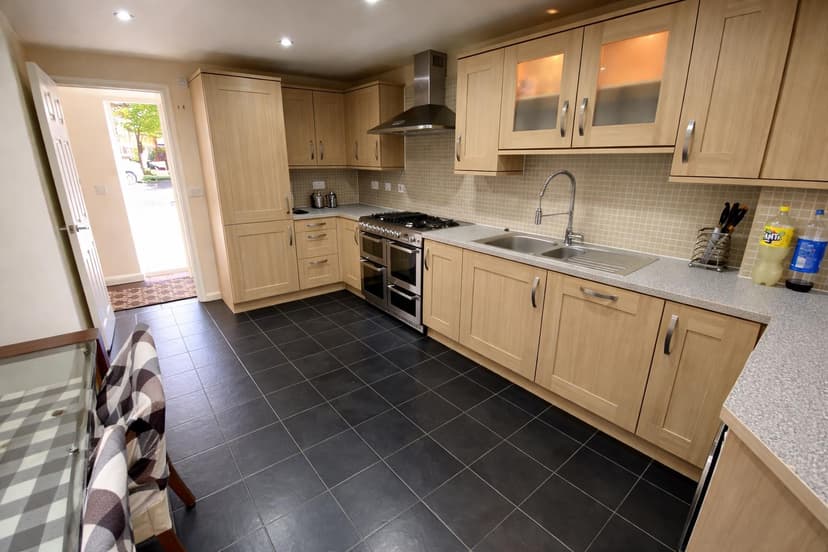 39 Beatrix Place - Image 2