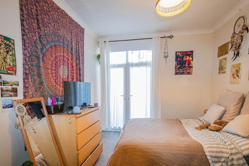 21 Court Road - Image 6