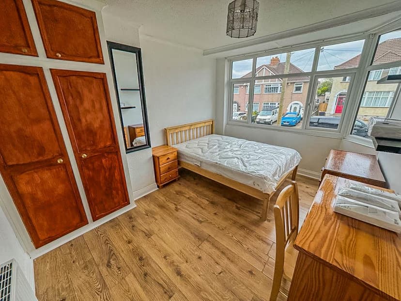 115 Mackie Road - Image 7