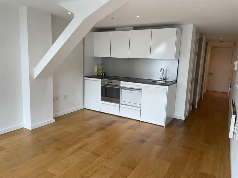 514 Airpoint Skypark Road - Image 1