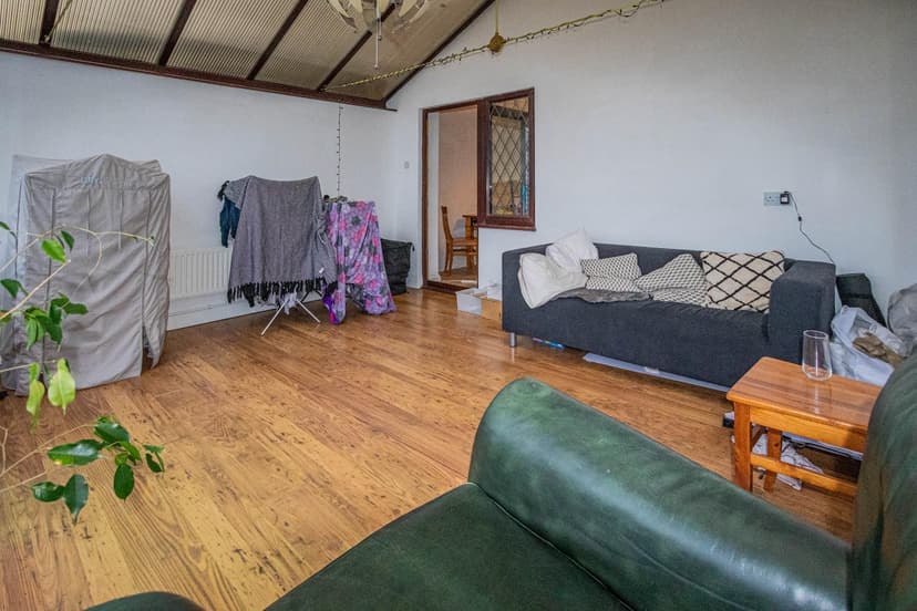 30 Rodney Crescent - Image 4