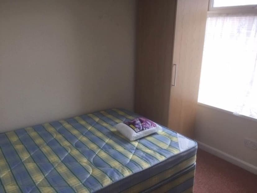 16 Sixth Avenue - Image 7