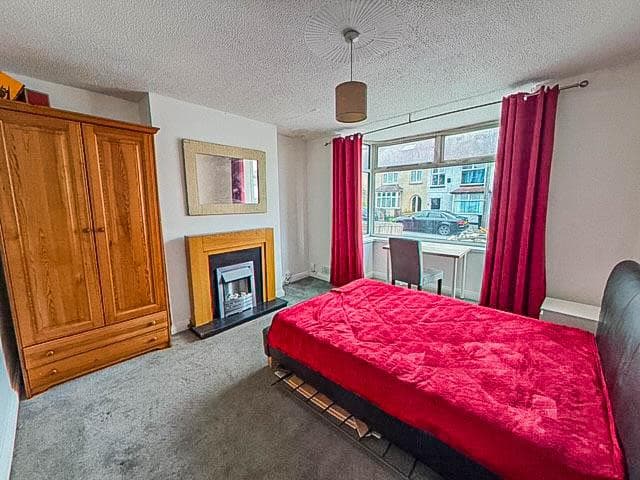 25 Third Avenue - Image 4