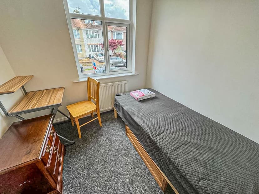 115 Mackie Road - Image 8