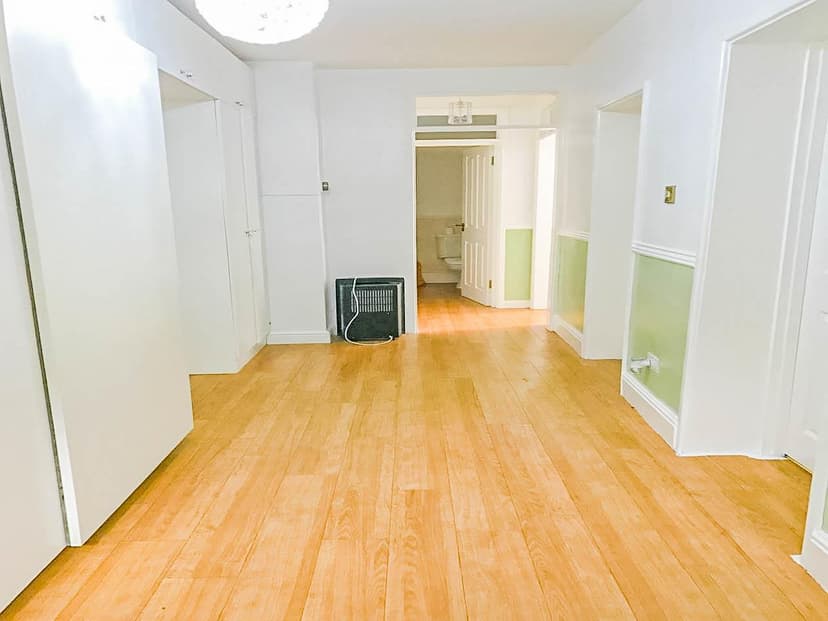 Room 2, 13 Melrose Place - Image 4