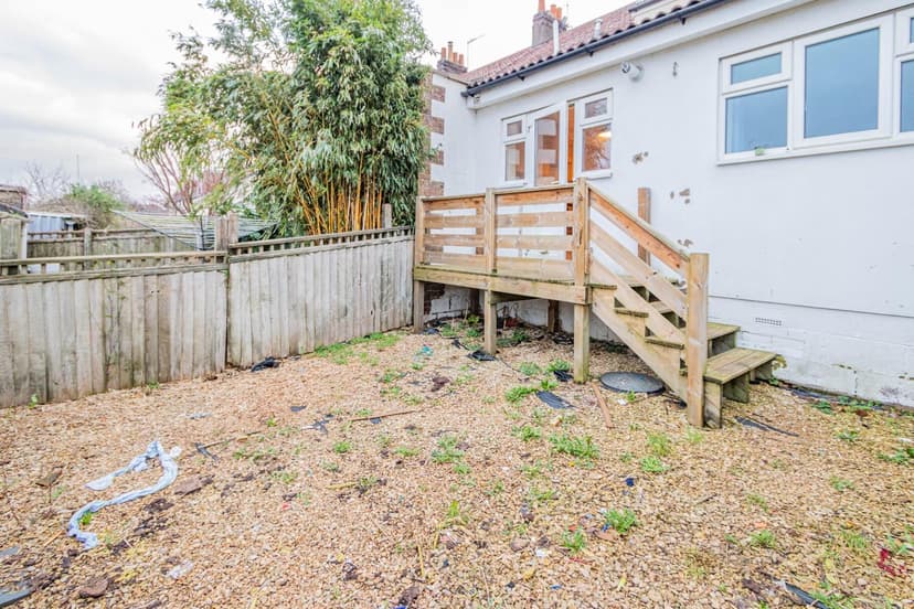 202A Wick Road - Image 13