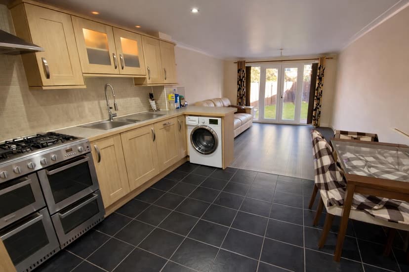 39 Beatrix Place - Image 3