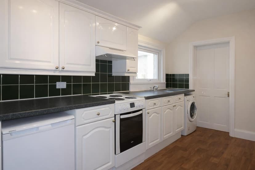 The Flat, Room 2, 302 Wells Road - Image 2