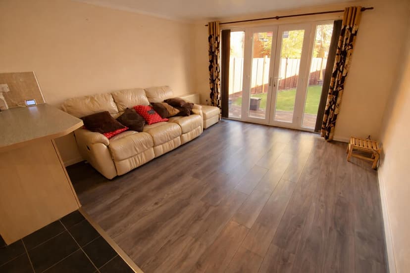 39 Beatrix Place - Image 4