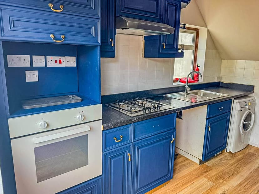 22 Toronto Road - Image 2