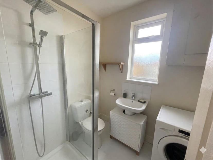 202B Wick Road - Image 3