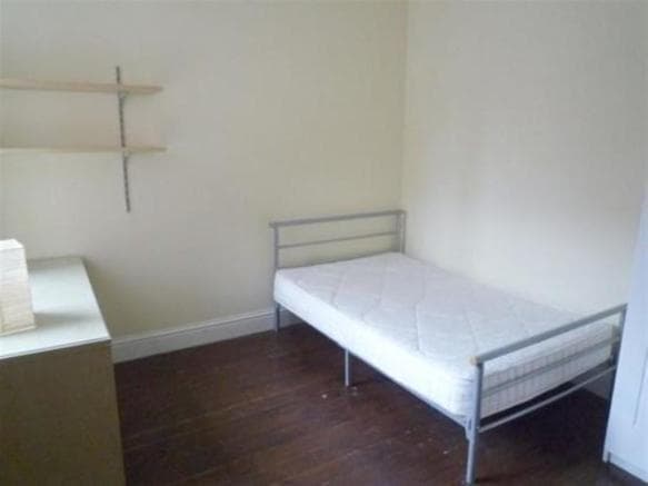 18 Bute Avenue - Image 5