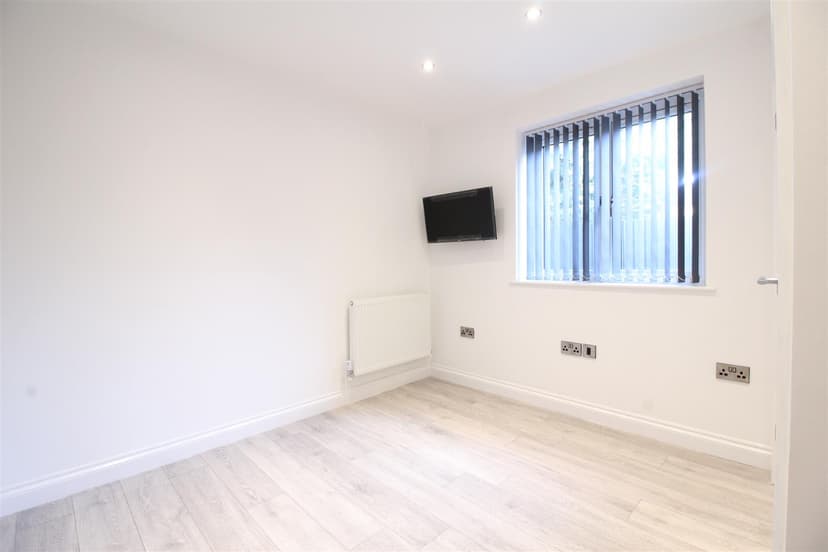 49 Fletcher Road - Image 8