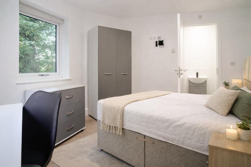 Sherwood, 1 Queens Road East - Image 2