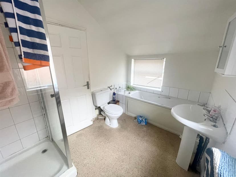 4 Kimbolton Avenue - Image 5