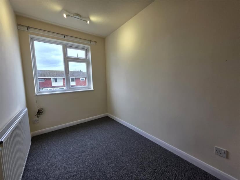 118 Waltham Close - Image 7