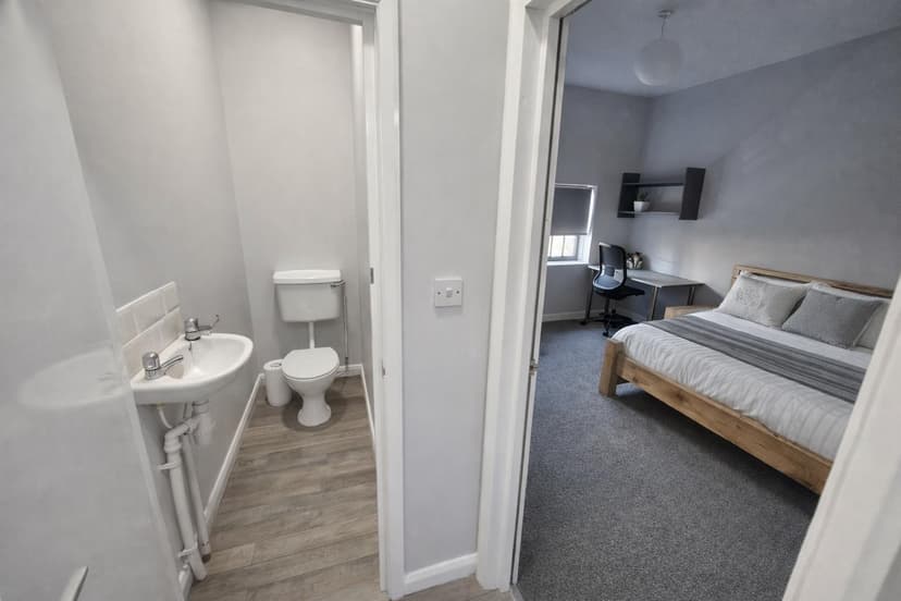 Flat 2 Bath Inn Robin Hood Street - Image 14