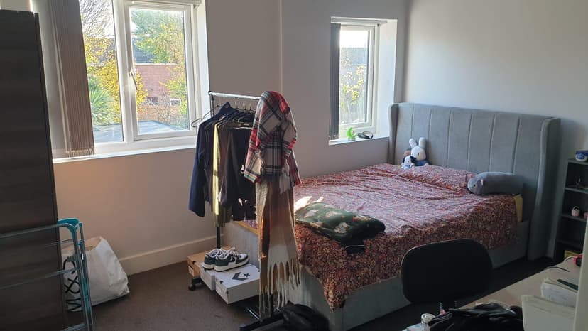 335 Derby Road - Image 9