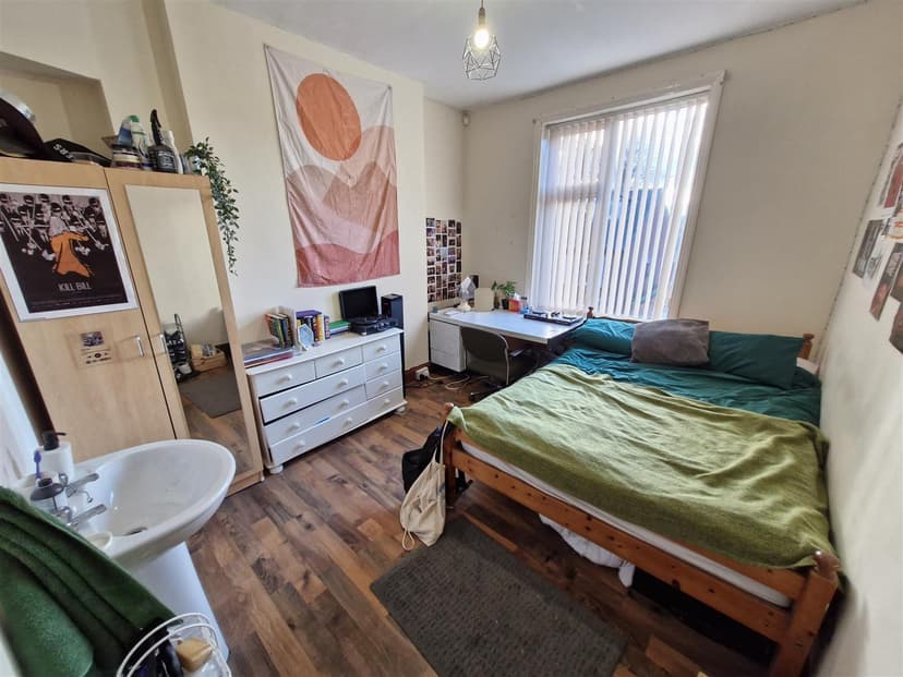 24 Rolleston Drive - Image 9