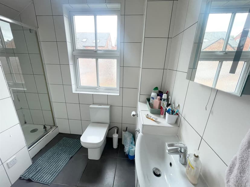 11 Gregory Avenue - Image 6