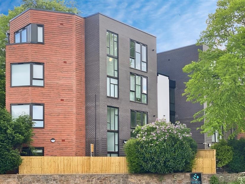 The Cave,, 1 Queens Road East - Image 5