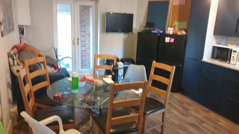 335 Derby Road - Image 1