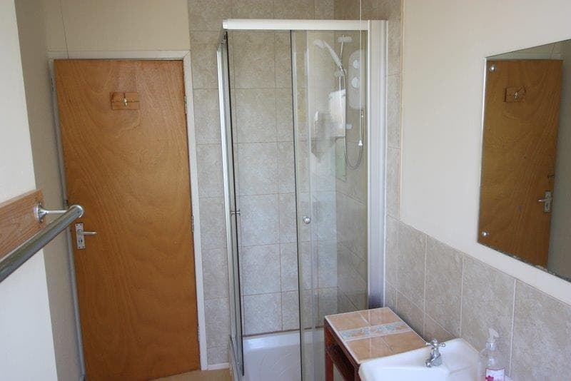 17 Midland Avenue - Image 2