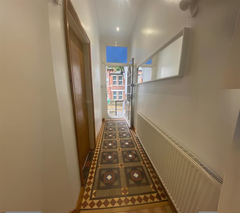 12 Albert Grove - Image 3