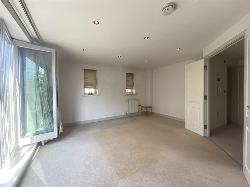 62 Deane Road - Image 4