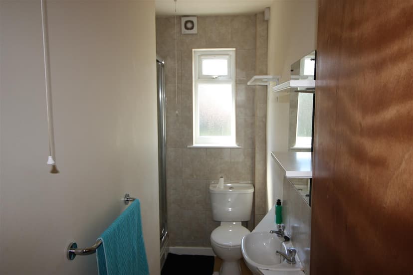 19 Midland Avenue - Image 7