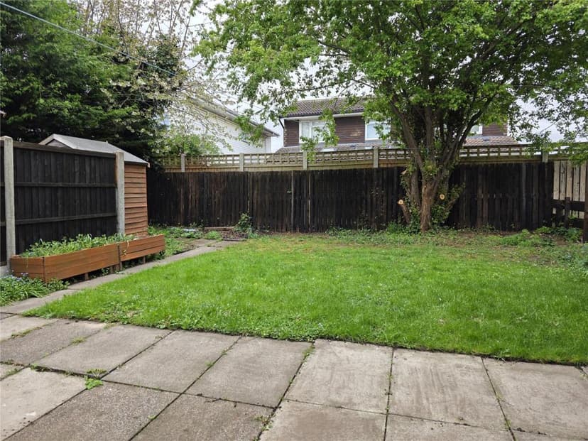 118 Waltham Close - Image 3