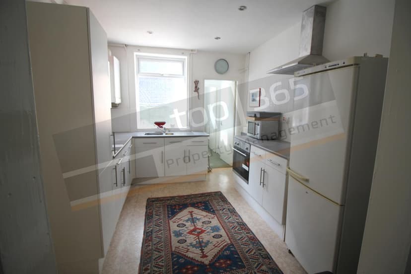 26 Grove Road - Image 2