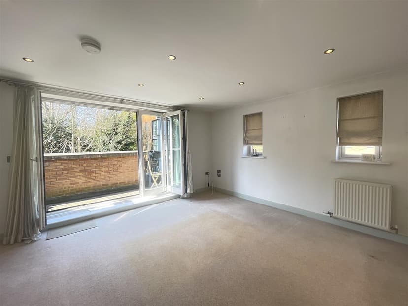 62 Deane Road - Image 2