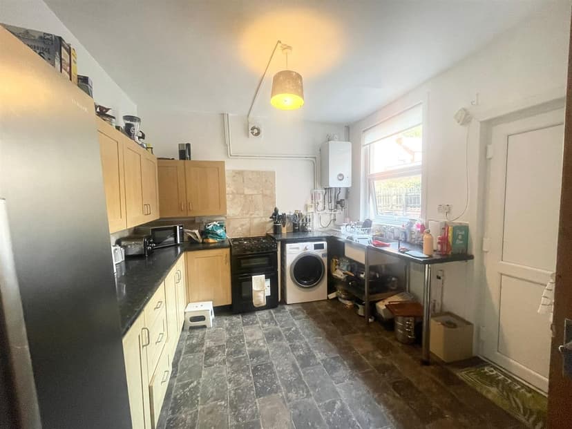 6 Church Avenue - Image 2