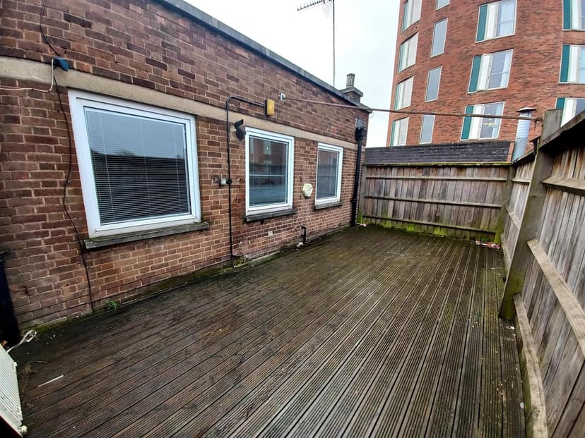 Flat 1 Croft House - Image 1