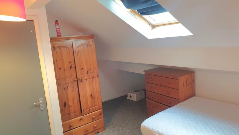 30 Faraday Road - Image 2