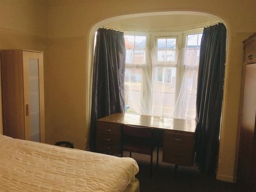 Flat 1 10 Albert Road - Image 4