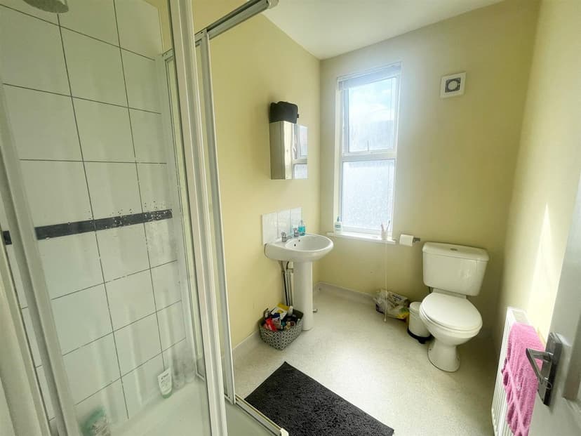 4 Kimbolton Avenue - Image 9