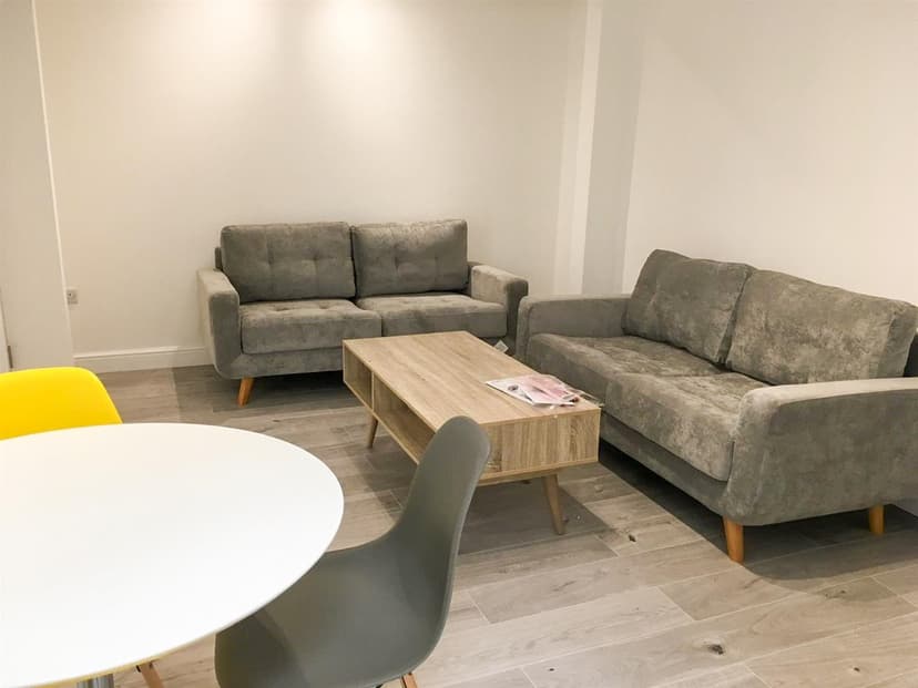 OLD 148 Queens Road East