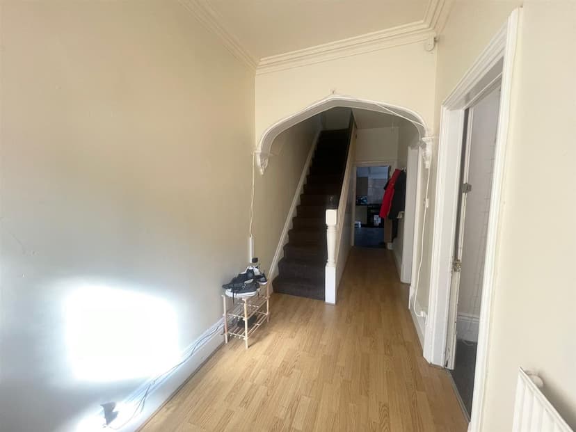 6 Church Avenue - Image 4